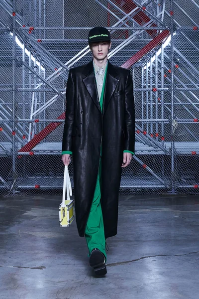 Look 97